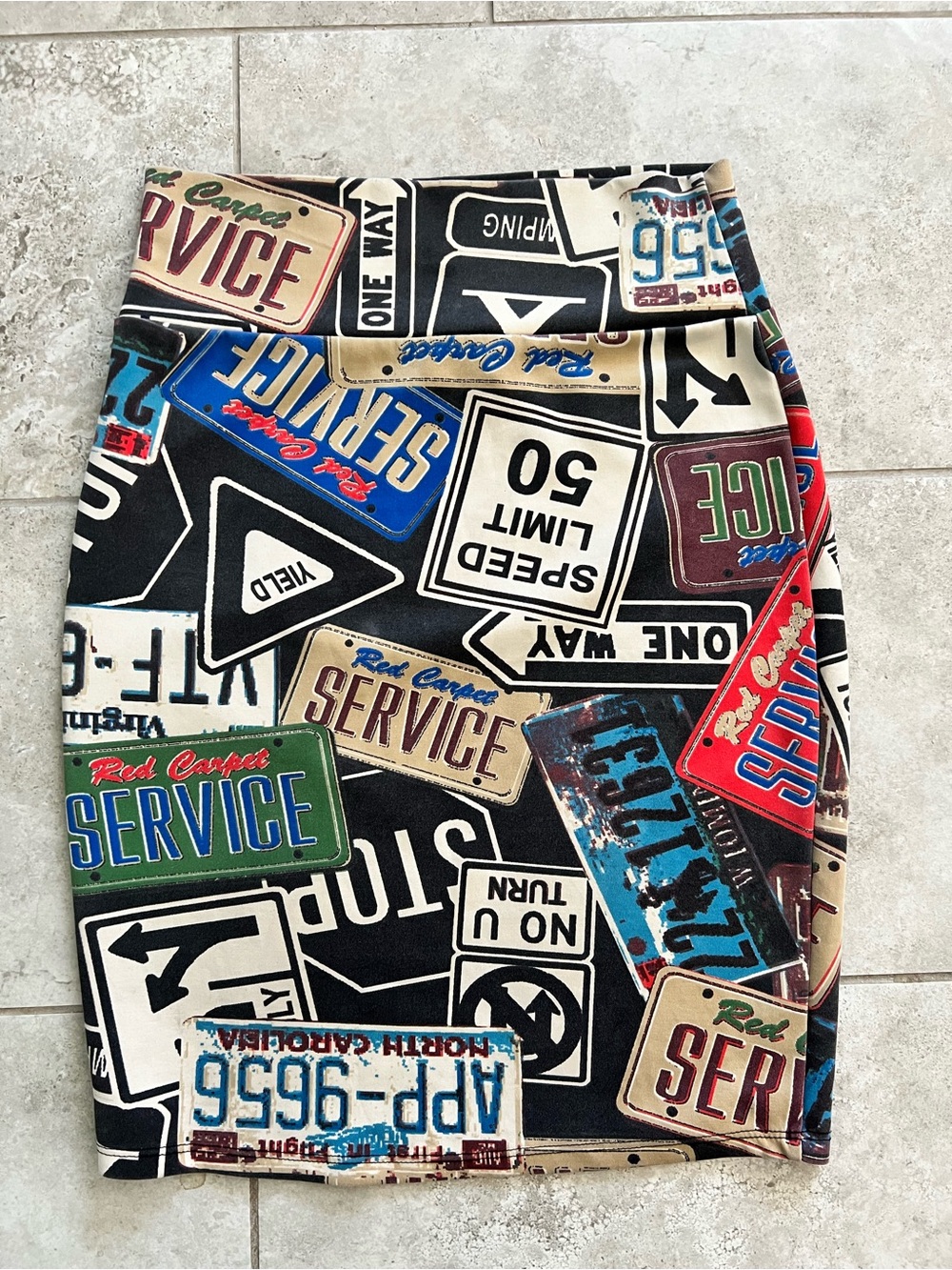 cleo Multi-Color Traffic Sign Print Pencil Skirt 1x- more like a medium.